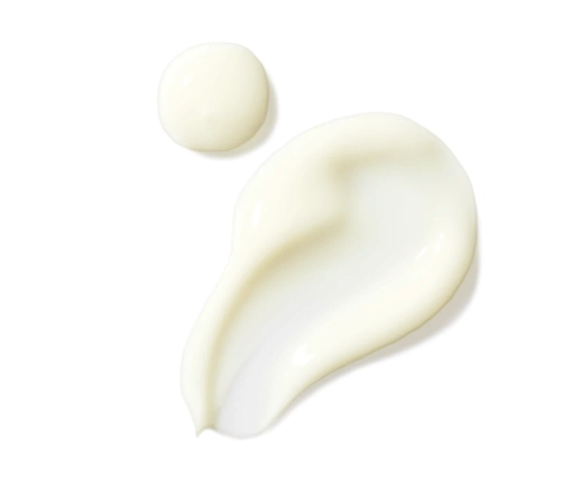 Droplets of Augustinus Bader The Retinol Serum, shown on a white background.