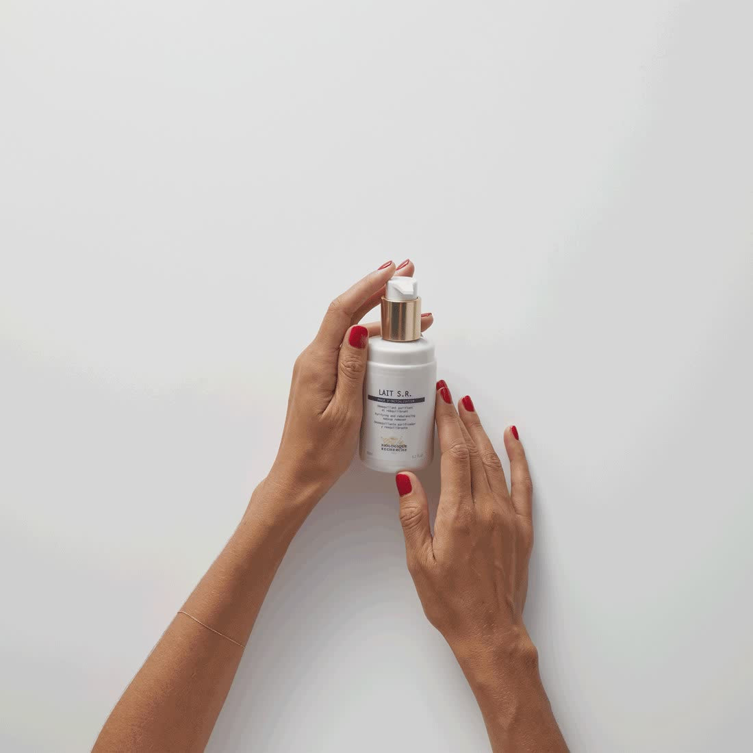 A GIF of Biologique Recherche Lait S.R