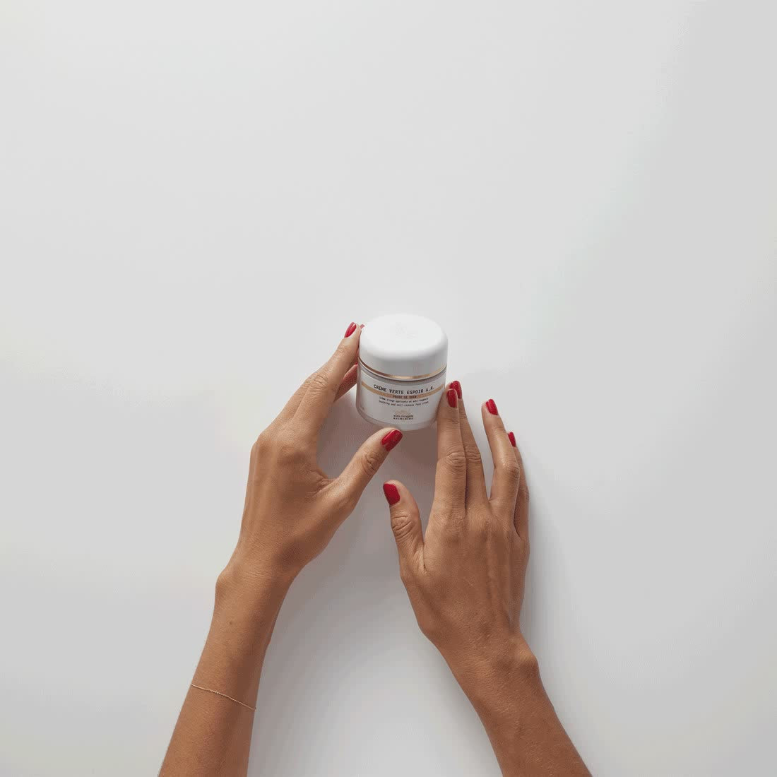A GIF of Biologique Recherche Crème Verte Espoir A.R