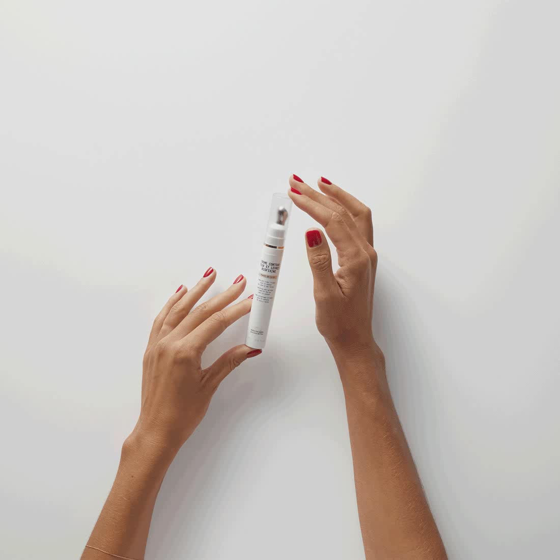 A GIF of Biologique Recherche Crème Contour Yeux et Lèvres Biofixine
